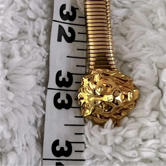 VINTAGE Lion Head Chain Belt Goldtone or Bracelet or choker  display picture 2